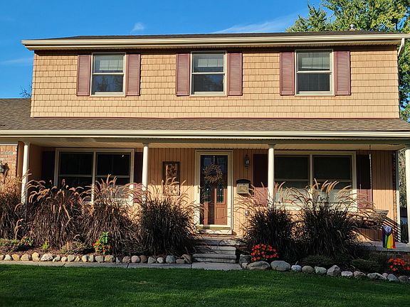 5th image of 1918 Roosevelt St