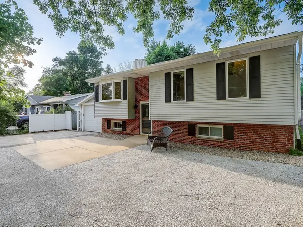 133 North Ave, Antioch, IL 60002