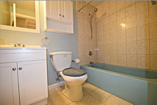35 Lake Shore Ct — Photo 6