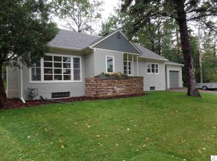 1819 Lakeview Dr, Duluth, MN 55803