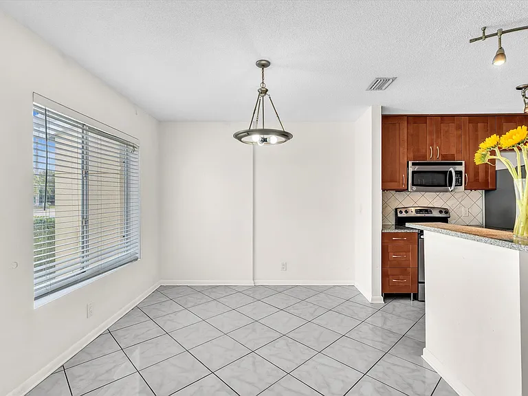 815 W Boynton Beach Blvd #16-205 — Photo 14