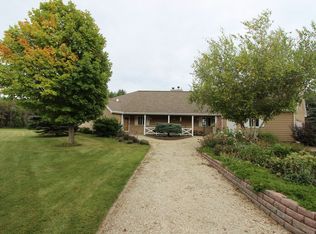 10605 Seaman Rd, Hebron, IL 60034