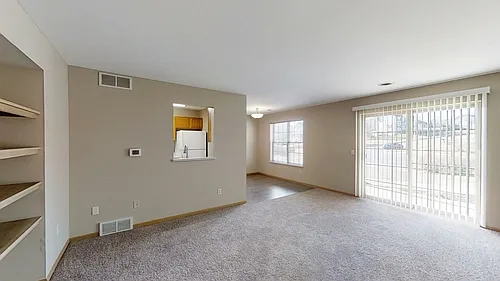 2B2Bath on Madison's East side! Prime location to it all! Very Modern, inc garage & in unit laund... — Photo 3