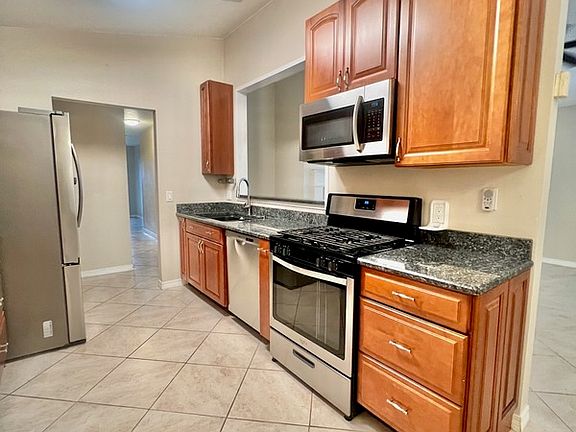 4th image of 748 Olivia Ct