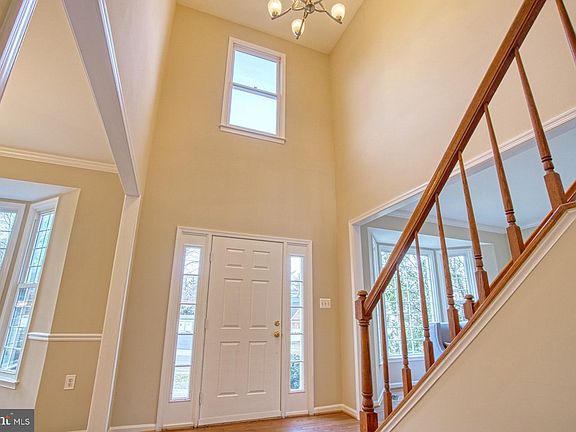 4th image of 735 Old Hunt Way