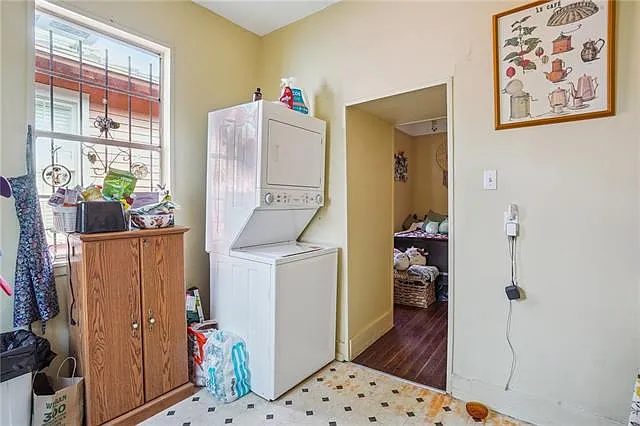 536 Marigny St — Photo 7