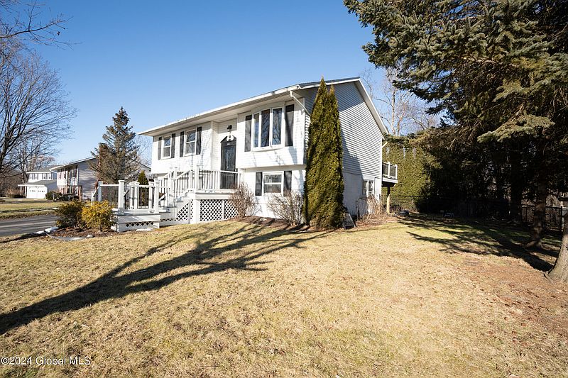 3rd image of 86 Springhollow Drive