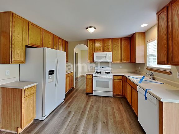 3rd image of 1482 Sunflower Dr