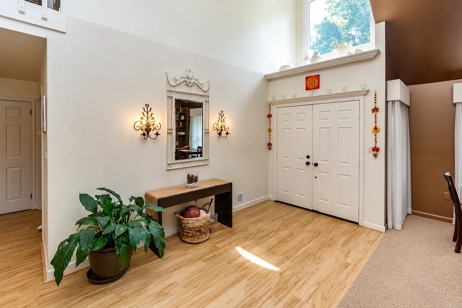 3 bed, 2.5 bath, 2210 sqft, $4,300 — Photo 4