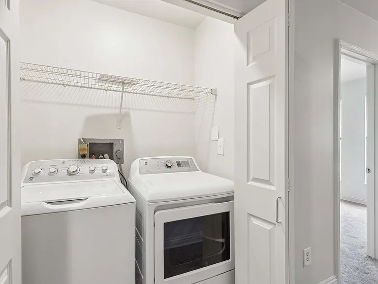Crawford Square Apartments — Photo 17