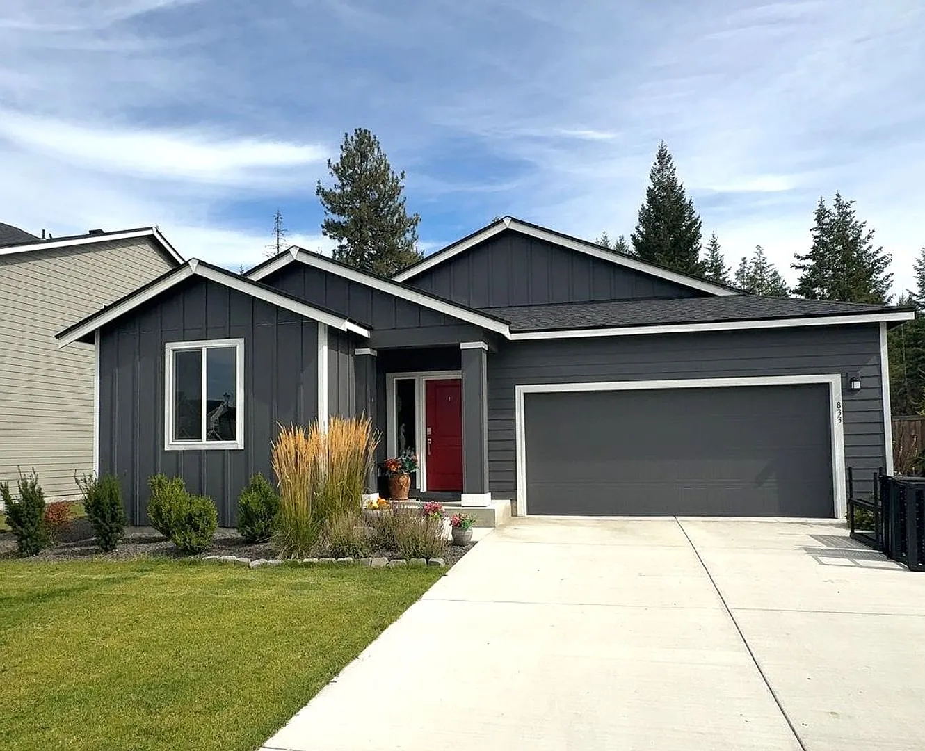 Charming 3-bedroom, 2-bath home in Hayden — Photo 1