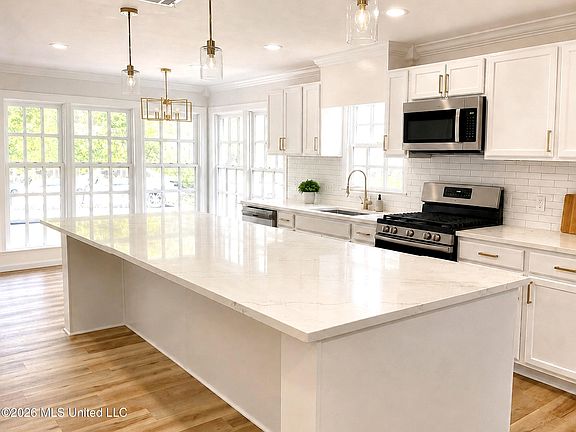 3rd image of 54 Woodridge Pl