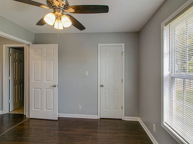 1013 Bush Ave — Photo 23