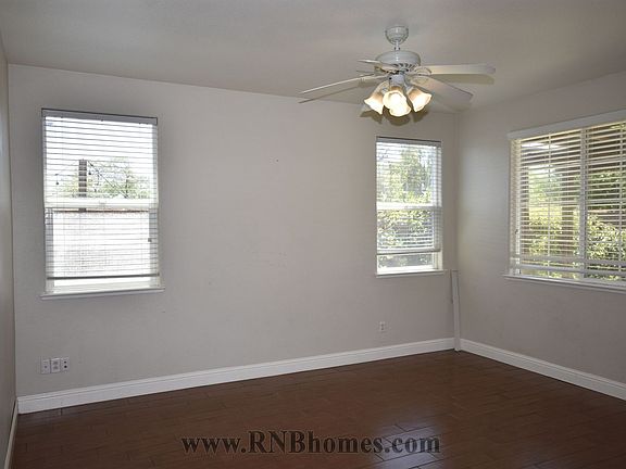 3rd image of 133 Marinette Ct