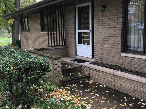 2nd image of 2161 Glen Dr
