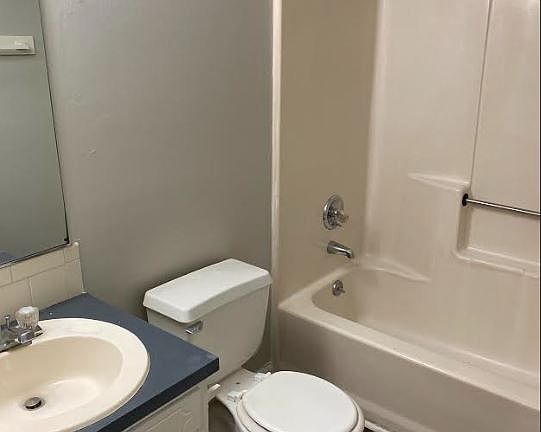 Bathroom 2_08042022