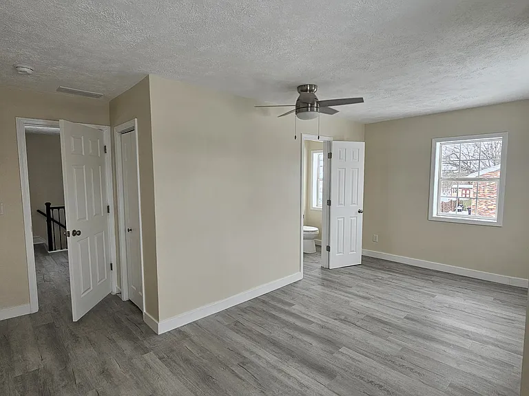 507 E Water St — Photo 9