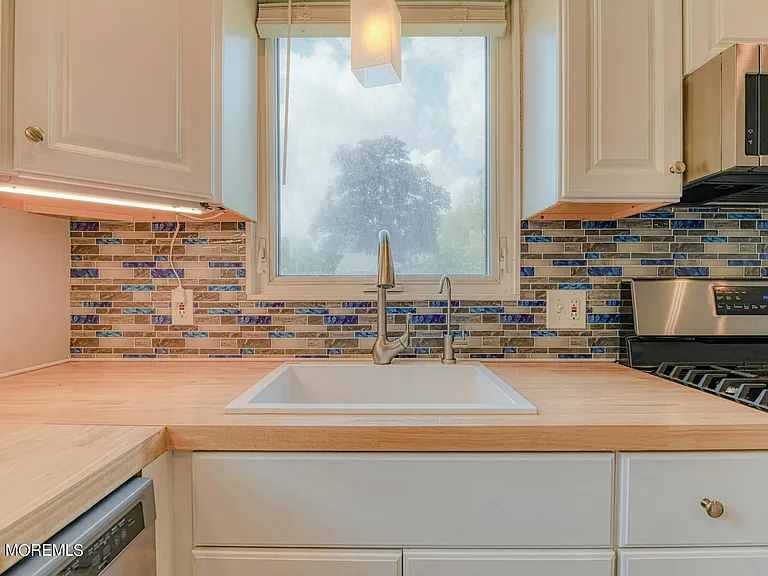 35 Auburn St #54B — Photo 15