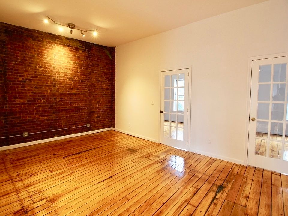 1st image of 400 Wythe Ave #4