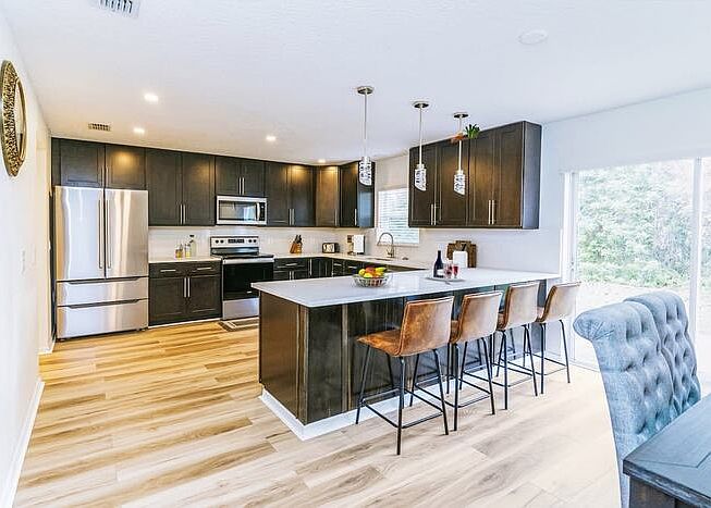 1st image of 25 Prince John Ln