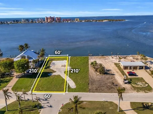 926 San Carlos DR, FORT MYERS BEACH, FL 33931