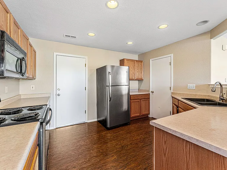 7940 S Kittredge Way — Photo 10