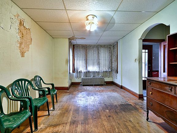 3rd image of 2026 W Cortland St