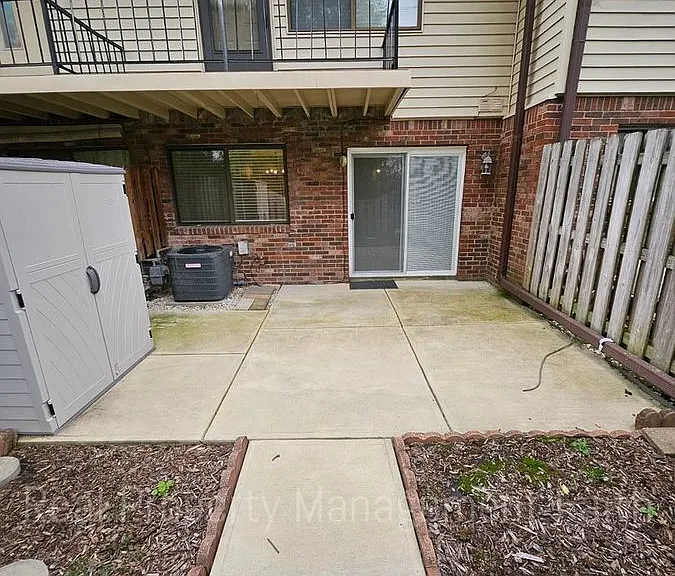 14 Greenwood Trl N — Photo 24