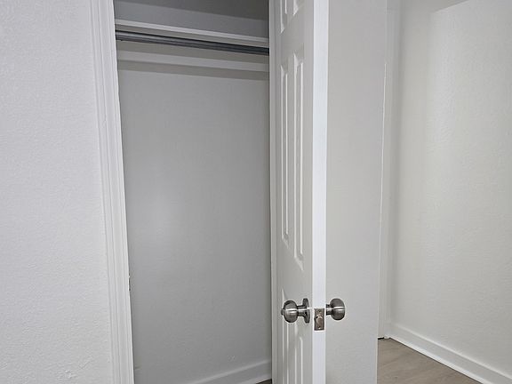 4th image of 301 E Main St #11