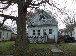 112 1/2 Weldon St, Bloomington, IL 61701