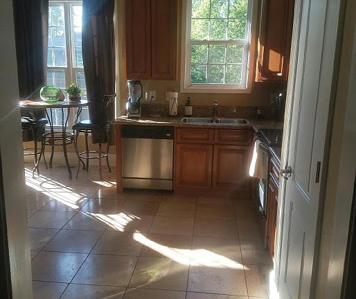 5th image of 10509 Grovedale Dr