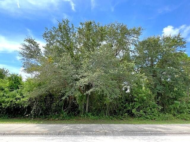 2nd image of 230 SW Becker Road