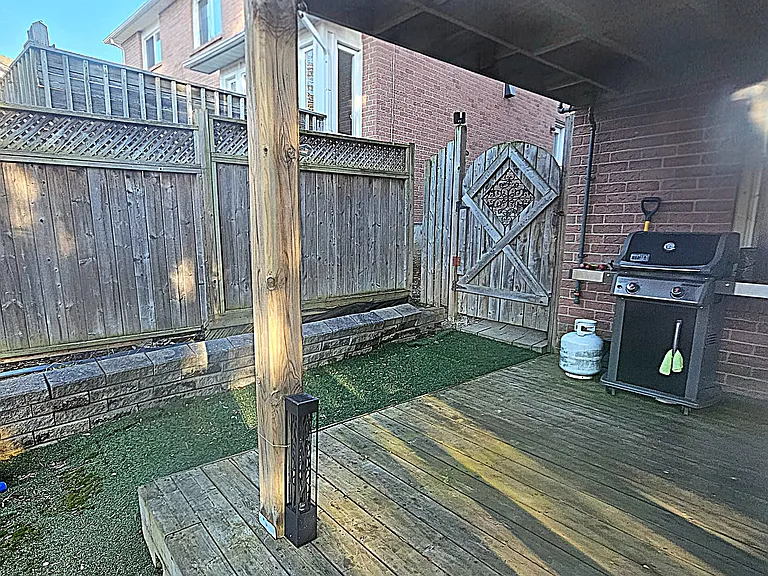 164 Timpson Dr #LOWER — Photo 3