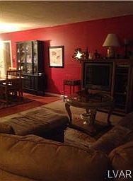 5th image of 99 Birchwood Dr
