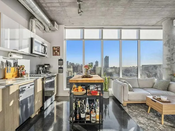 1319 NW 14th Ave SW #1002, Calgary, AB T3C 0W3