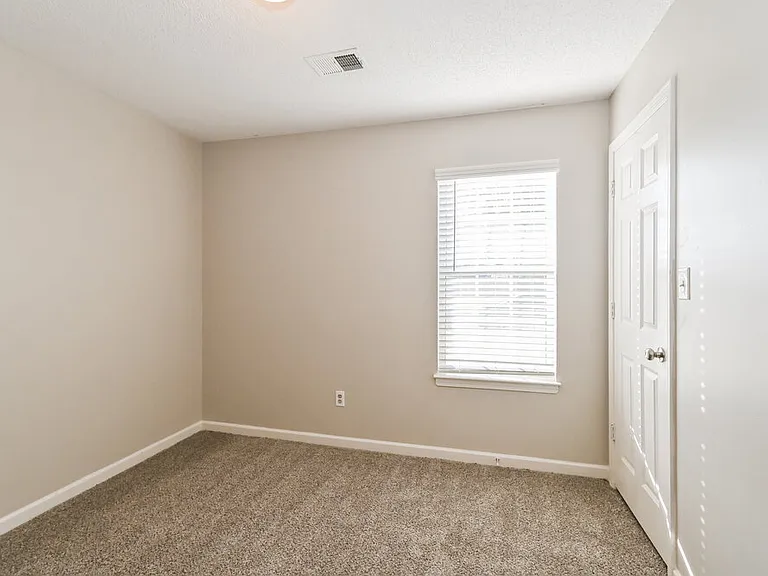 7605 Caitlynn Cir W — Photo 13