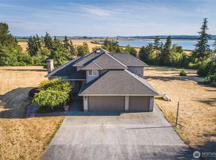 11374 Walker Rd, Mount Vernon, WA 98273