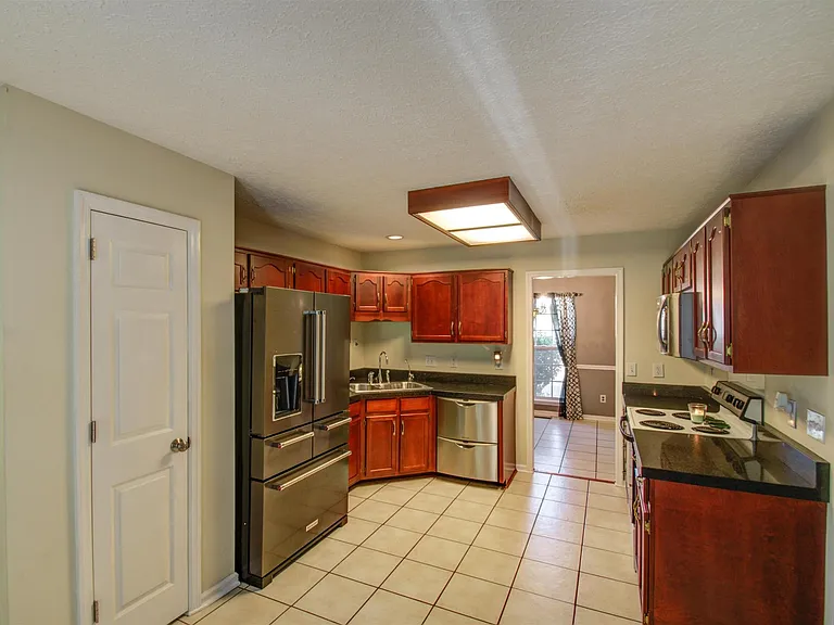 1036 Tonyawood Dr — Photo 9