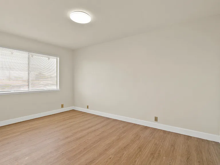 8801 Monterey Cir — Photo 14