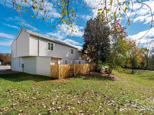 1908 Harvest Ln, Charlotte, NC 28210