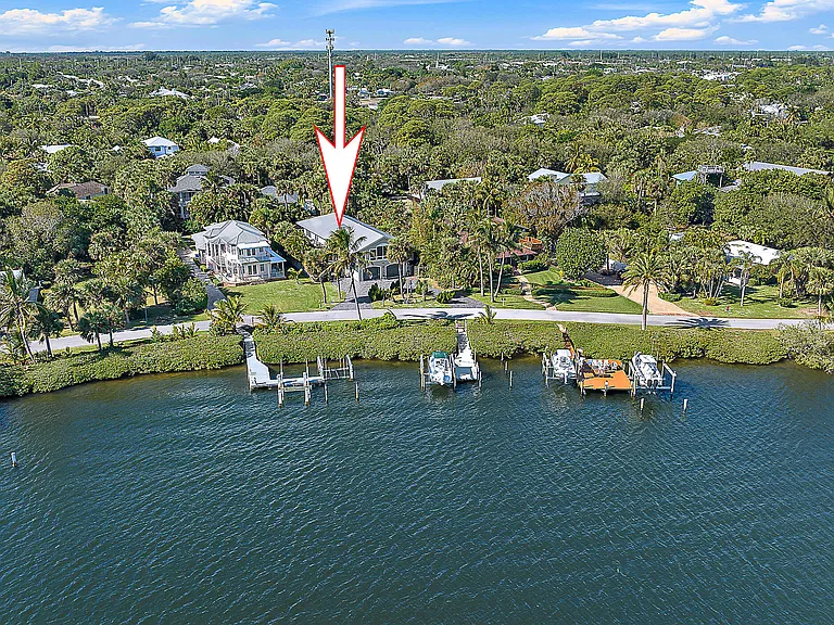 12140 SE Indian River Dr N — Photo 47
