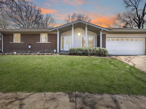 3646 Argonne Forest Dr, Florissant, MO 63034