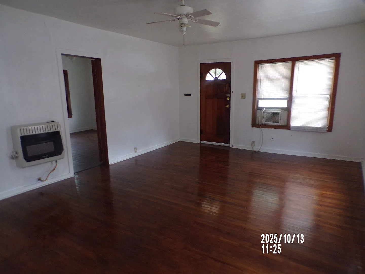 Very nice two-bedroom home located in the Walters area! One Dog under 20 lbs with owner approval! — Photo 4