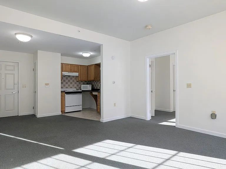 Howell House — Photo 17
