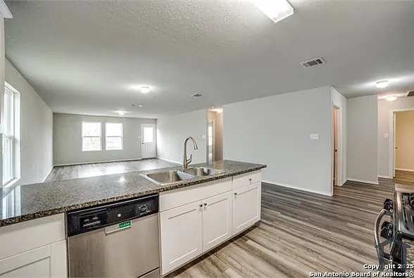 10226 Robbins Blf — Photo 10
