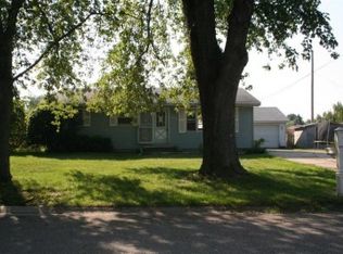 7700 Hendricks Pl, Merrillville, IN 46410
