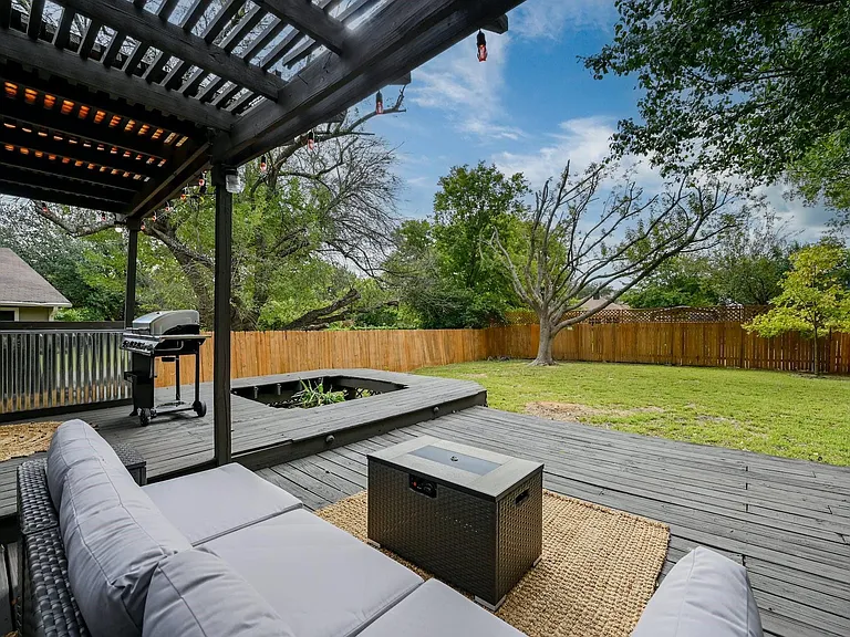 1807 Krizan Ave — Photo 32