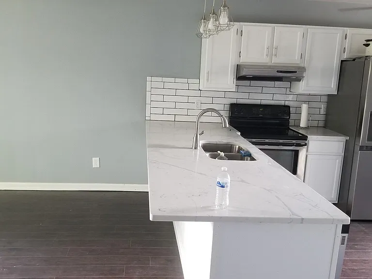 Kitchen bar