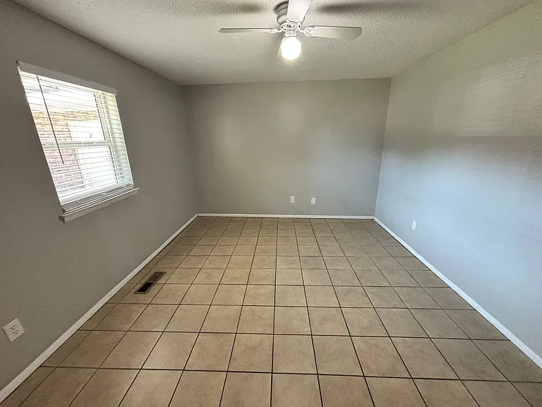 301 N University Dr #4 — Photo 23