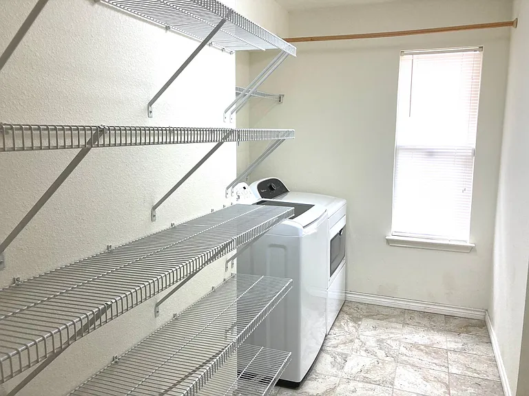 2444 Medina Dr — Photo 9